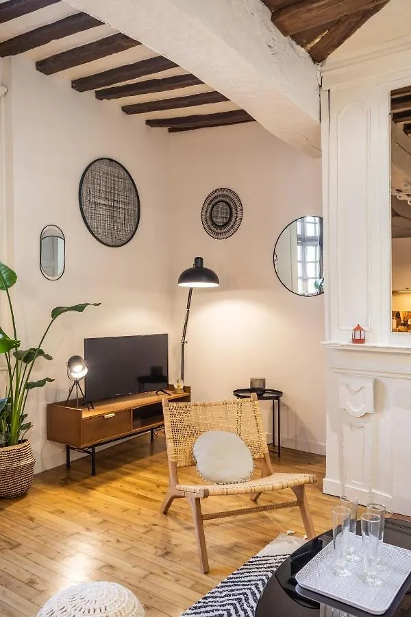 Apartment L'Atelier Des Lices - Charmant T1 Bis Au Coeur Du Centre Historique Rennes