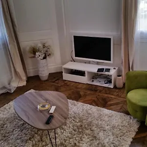  Appartement A 2 Pas Du Parlement - 55m2 - 2